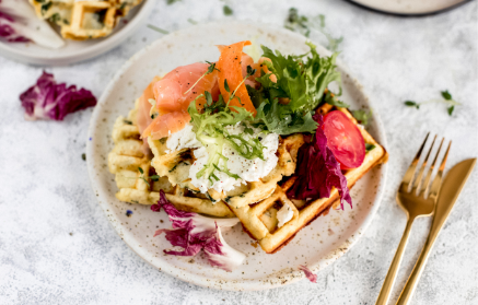 Fitness recept: Waffle na slano so špenátom a údeným lososom