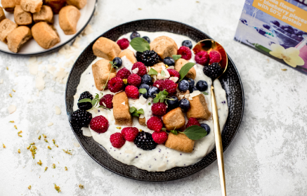 Fitness recept: Dukátové buchtičky s proteínovým pudingom a lesným ovocím