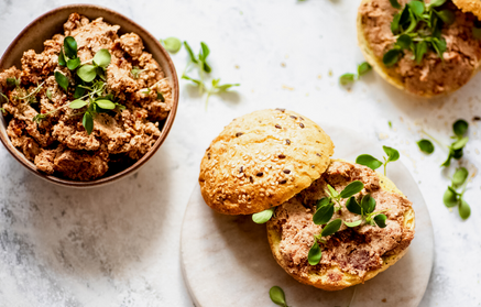 Fitness recept: Vegánska nátierka z tofu a sušených paradajok